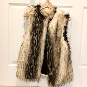 Forever 21 faux fur vest (M)